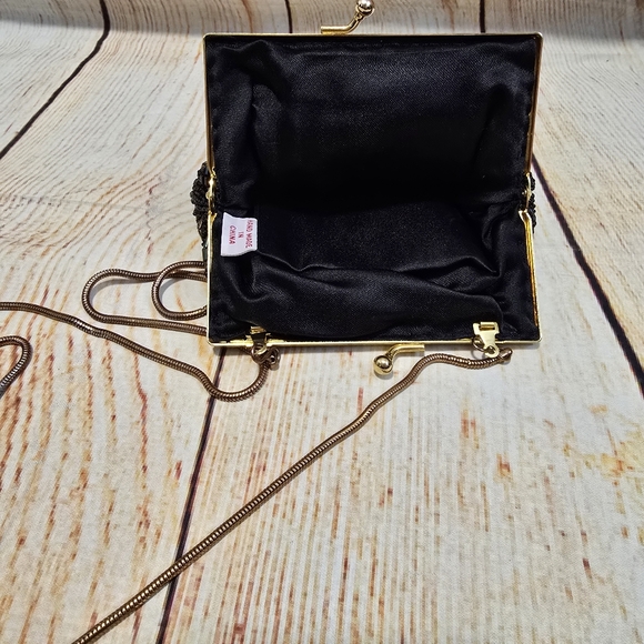 Vintage Beaded Clam Shell Clutch - Picture 3 of 6